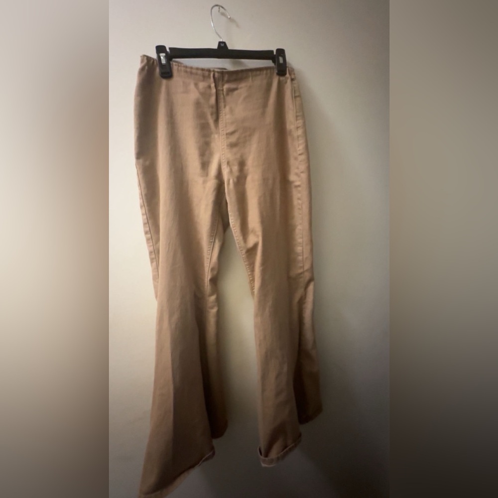 HALF OFF FOREVER 21 BUTT SHAPING LOW RISE FLARE JEANS